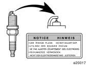 216 PODSTAWOWE INFORMACJE O EKSPLOATACJI SAMOCHODU Âwiece zap onowe z elektrodà irydowà (silnik 2ZZ-GE) Uk ad hamulcowy Dwuobwodowy uk ad hamulcowy w tym samochodzie jest uk adem hydraulicznym z