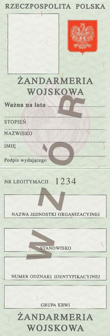 Górna część legitymacji zawiera: 1) napis RZECZPOSPOLITA POLSKA koloru czarnego, 2) orzeł biały w koronie na tle czerwonym, 3) w ramce zdjęcie i pieczęć wyciskowa ø 20, 4) poniższe napisy wykonane na