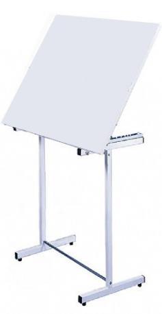 Zadanie Nr 7: Wyposażenie pracowni kreślarskiej Stoliki kreślarskie i krzesła obrotowe (15 kpl) Tablica szkolna biała suchościeralna Klasopracownia rysunku technicznego wyposażona w specjalistyczne
