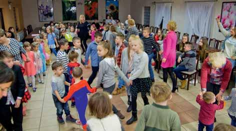 Dzięki uprzejmości Pana Grzegorza Kocika, każdy mógł zrobić sobie profesjonalne zdjęcie ze świętym Mikołajem.