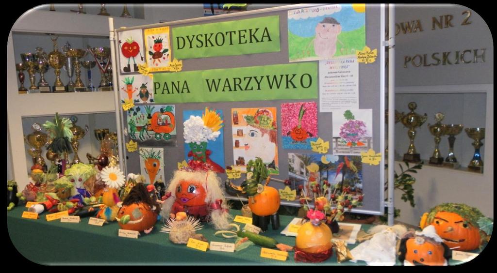 Październik 2013 Warzywne Cudeńka Dzieci wykonały na zajęciach kukiełki z warzyw.