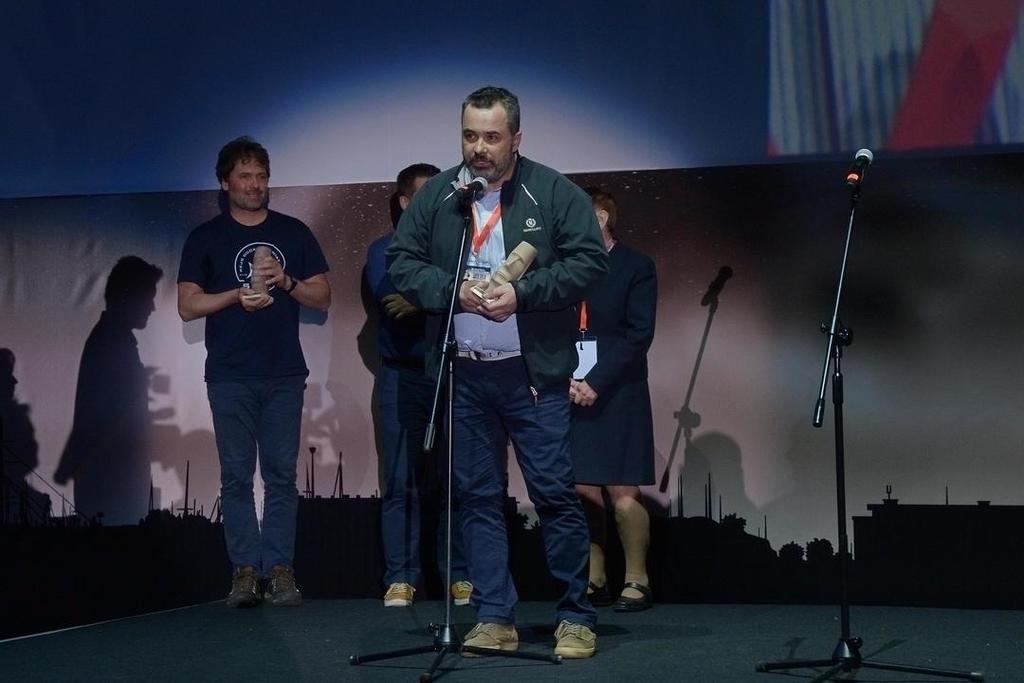 za sześciomiesięczny rejs po trudnych wodach Arktyki.