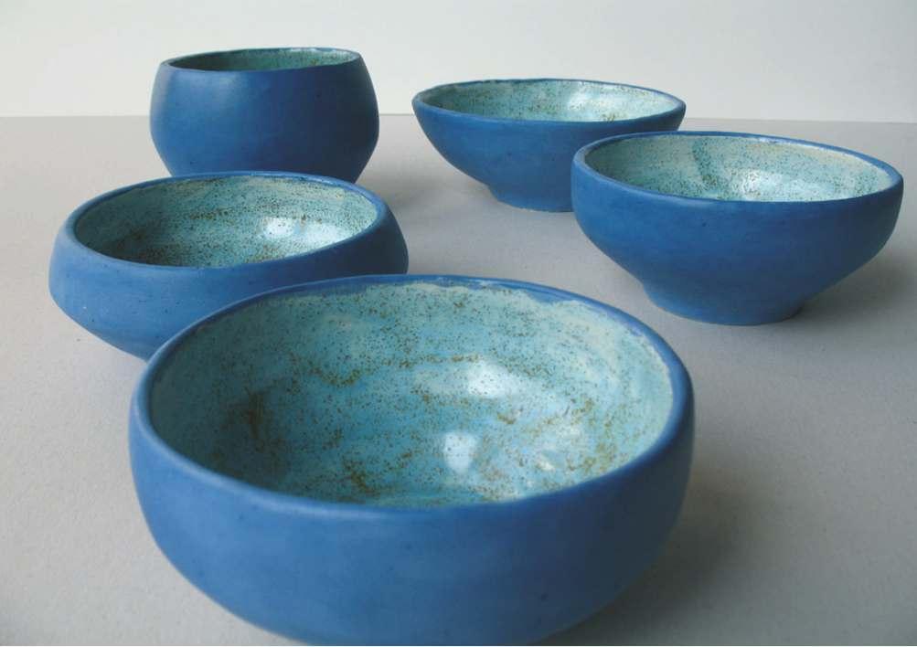 Niebieskie naczynia, 12 x 8 cm, 17 x 10 cm, angoba, szkl. transp., temp. wypału 1050 st.
