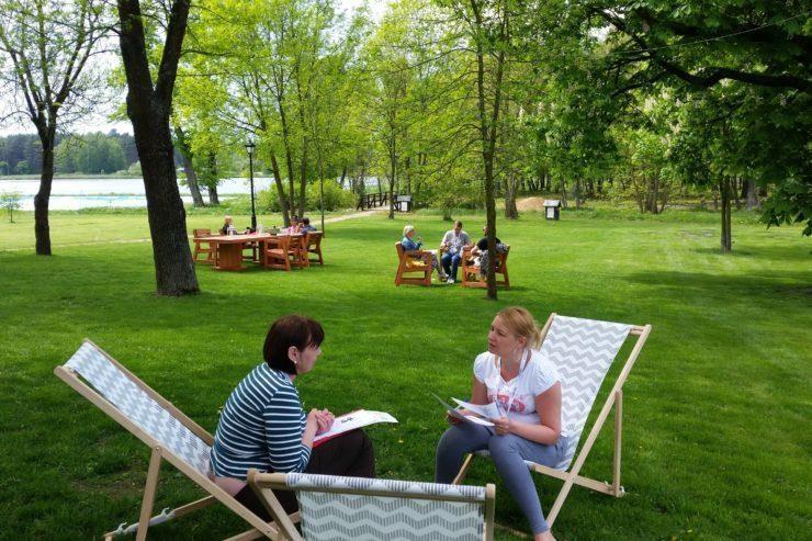 WYŻYWIENIE Hotel Nosselia zapewnia wyżywienie: 3 posiłki dziennie (śniadanie, obiad, kolację). Wyjątkiem jest pierwszy dzień (przyjazd na obiad i kolację) i ostatni (wyjazd po obiedzie).