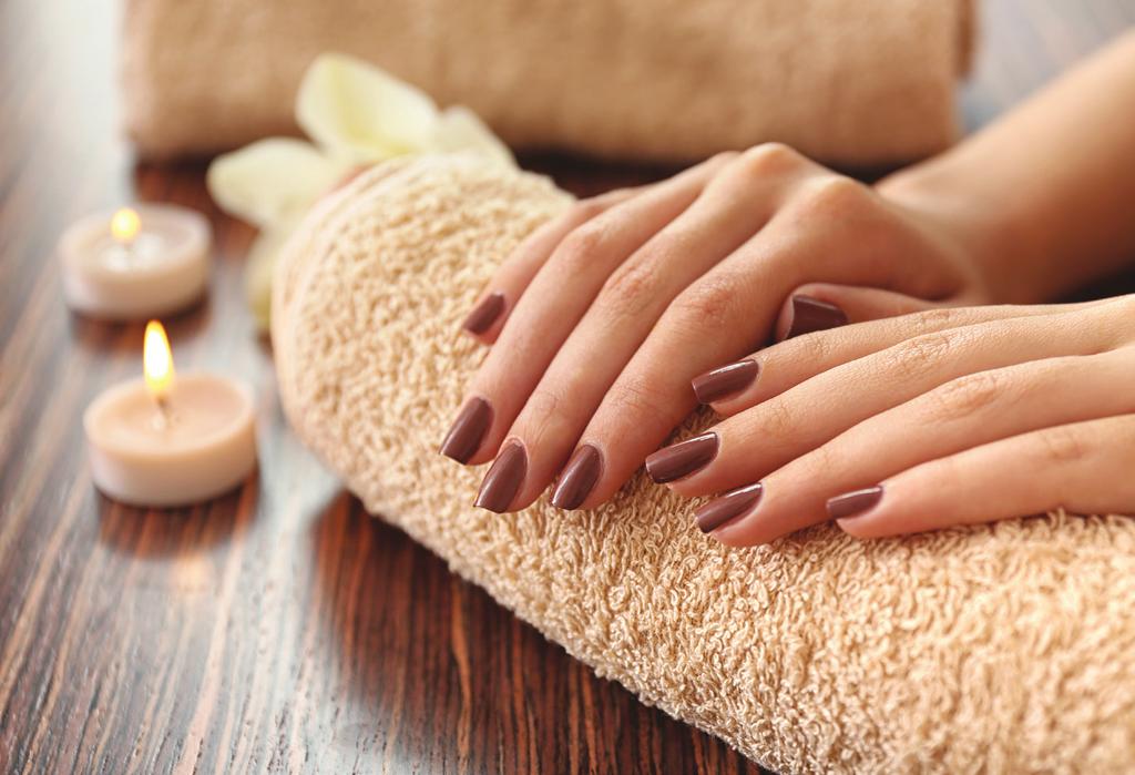 SPA DLA DŁONI I STÓP / HANDS AND FEET SPA 1 MANICURE KLASYCZNY do 30 min MANICURE up to 30 min 2 PEDICURE KLASYCZNY do 60 min PEDICURE up to 60 min 3 MALOWANIE PAZNOKCI do 10 min NAIL POLISH up to 10