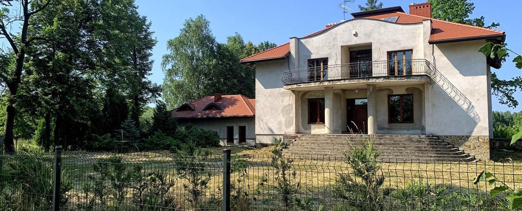 Kiczyce, ul. Długa Dom (Rezydencja) na sprzedaż za 1 600 000 PLN pow. 732,50 m2 9 pokoi 1 pięter 2010 r. 2 184,30 PLN/m2 Opis nieruchomości: KICZYCE, SKOCZÓW, WOJ.