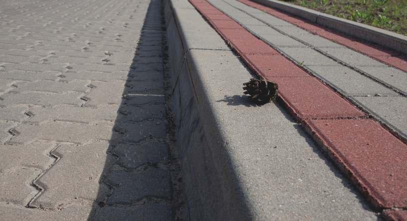 KRAWĘŻNIK TYP CIĘŻKI (PROSTY) ELEMENTY DODATKOWE Krawężnik Typ Ciężki Prosty Wymiarowanie Rodzaj Kolory Wymiary w cm Ilość szt. na palecie Waga 1 szt.