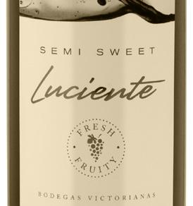 Nadaje się również do picia bez towarzystwa potraw. czerwone/red Luciente Tinto 75 cl 42,- VdT de Castilla, Bodegas Victorianas, Hiszpania Szczep: Tempranillo Półwytrawne.