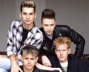 Gdy Depeche Mode skrystalizowali swój skład w 1980 roku, działo się to w Basilion, robotniczej dzielnicy wielkiego Londynu, skłaniali się ku muzyce granej na syntezatorach i z częściowo maszynową