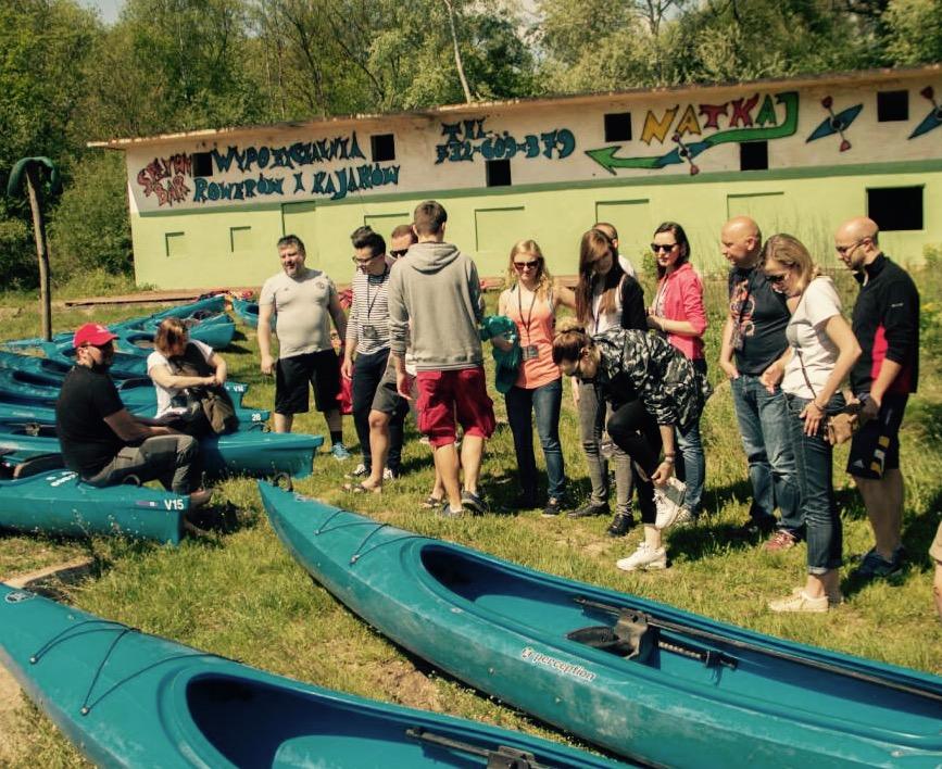 KODEKS ETYCZNY 25_26 ŚRODOWISKO I OTOCZENIE Jako organizacja odpowiedzialna, kompleksowo dbamy o otoczenie społeczne i biznesowe.