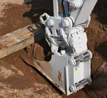 roboczemu 2 x 87 i optymalnemu ruchowi wszystkich urządzeń roboczych za pomocą oryginalnego systemu Powertilt 8