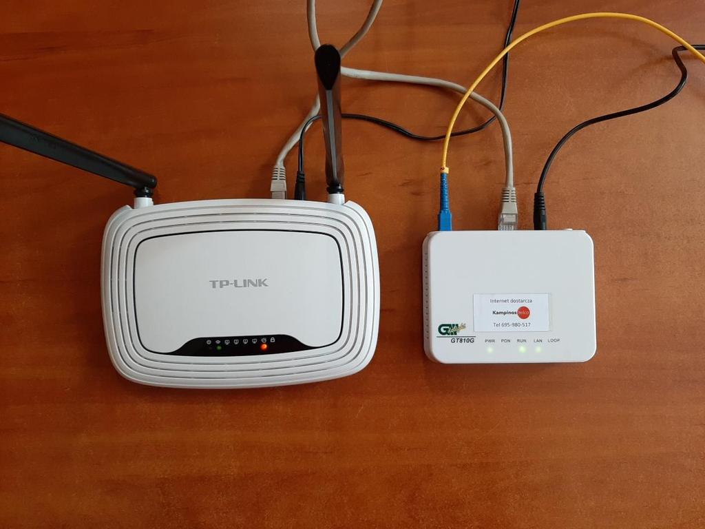 3. DIODA INTERNET PALI SIĘ NA POMARAŃCZOWO DIODA PON NIE PALI SIĘ/MIGA: W tym przypadku pierwszym krokiem jest restart prądowy modemu.
