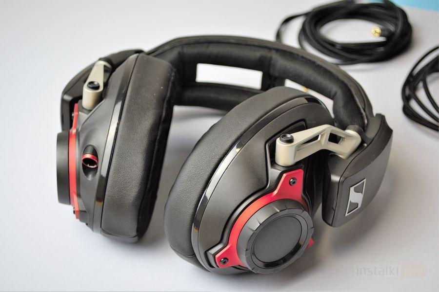 klasyczne stereo sprawdza się tu wyśmienicie. Nie miałem najmniejszych problemów z lokalizacją przeciwników w takich grach, jak Battlefield 1 czy PlayerUnknown's Battlegrounds.