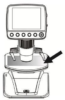 1) Włącz mikroskop, umieść obiekt do obserwacji na podkładce do