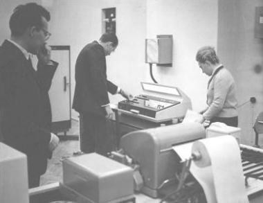 Początki edukacji informatycznej w Polsce Rok szkolny 1964/1965/1966 III i I