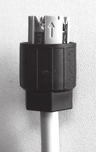 Należy wykonać dwa poziome otwory Ø 6 mm w odległości 168 mm (Standard) lub 254 mm (Comfort).