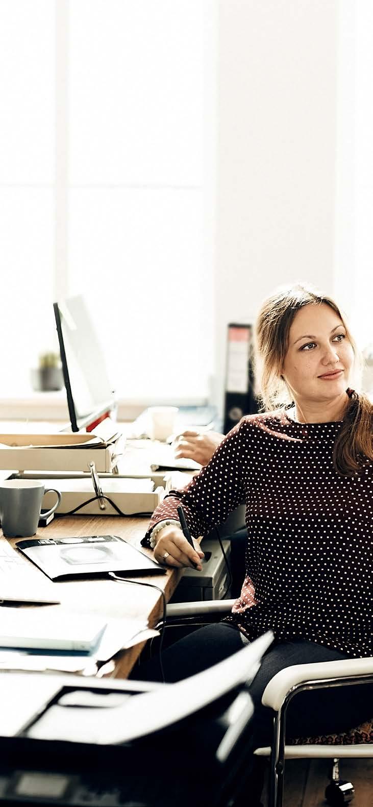 Platforma jako usługa (Platform as a Service - PaaS) W wariancie PaaS dostawca usług chmurowych dostarcza pełną platformę systemową, na której mogą pracować aplikacje.