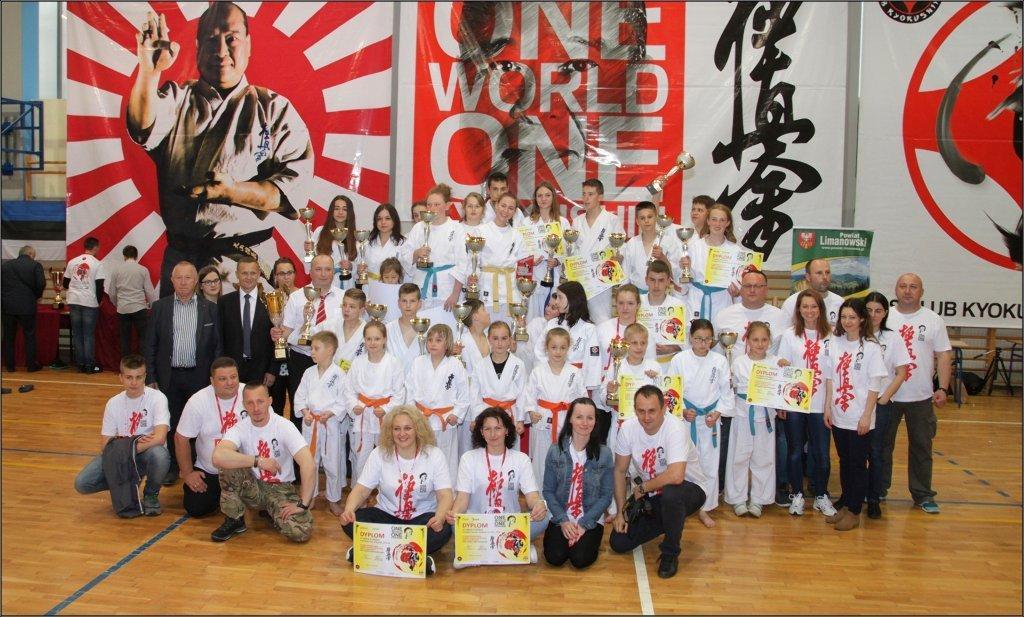VI Międzynarodowy Turniej Karate Kyokushin Dzieci i Młodzieży ONE WORLD ONE KYOKUSHIN został zrealizowany dzięki wsparciu finansowym Województwa Małopolskiego.