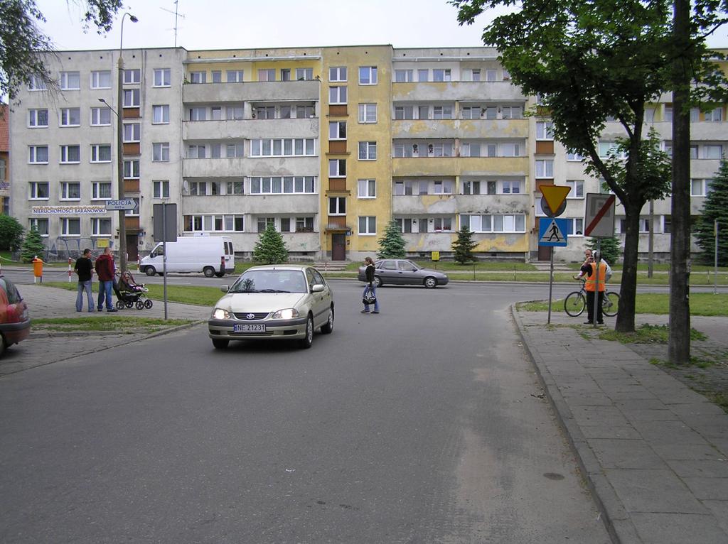 Na skrzyżowaniu można wykonać wszystkie relacje ruchowe.