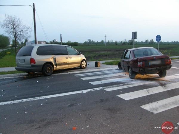 - 29 - SKUTKI ZDARZEŃ DROGOWYCH W POSZCZEGÓLNYCH GODZINACH W ROKU 2007 Liczba Tablica 3.