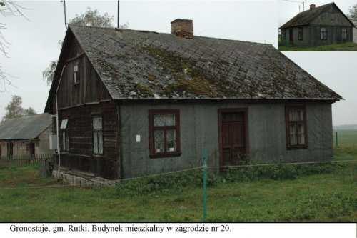 Nr karty ewidencji zabytków: 3 Dom zbudowany w latach 20 XX wieku. Budynek drewniany posadowiony podwaliną na kamiennym fundamencie na zaprawie.