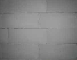 Przykłady wiązań wozówkowych i główkowych murów z betonu komórkowego: a) mur na zwykłej spoinie, b) mur na cienkiej spoinie, c) mur zakrzywiony w planie wzniesiony na cienką spoinę z