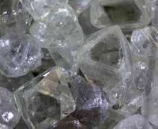 W tej kategorii kryształy oktaedryczne nazywane są kryształami (ang. Crystal), a dodekaedryczne okrągłymi (ang. Rounds).
