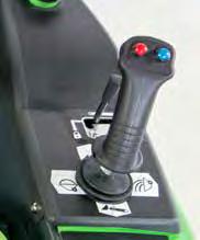 joysticku zarówno hydraulika pomocnicza, jak i wysięgnik teleskopowy mogą być sterowane za pomocą przełączników na joysticku.