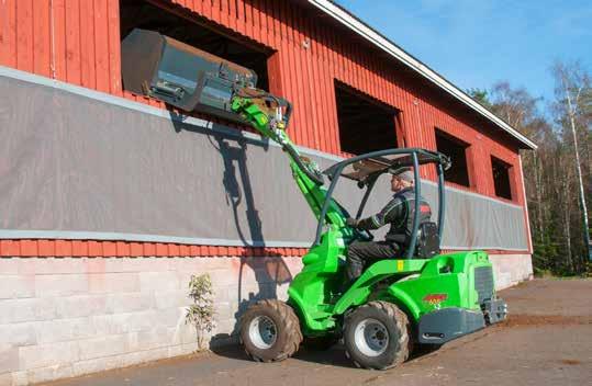 Przechylanie odbywa się za pomocą dwóch siłowników hydraulicznych, dzięki temu opróżnianie łyżki jest możliwe również przy maksymalnym obciążeniu.