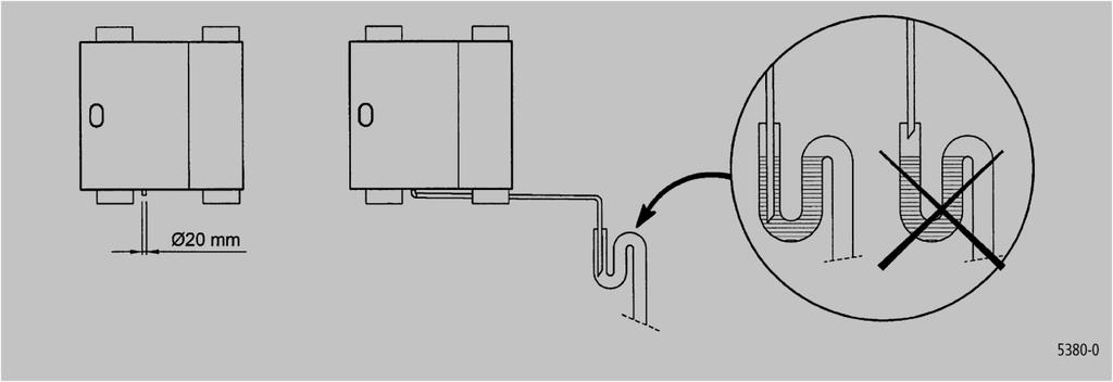 Rozdział 5 Instalowanie 5.4 Podłączenie przewodu odpływu kondensatu Podłączenie spustu kondensatu w urządzeniu Renovent HR znajduje się w płycie dolnej.