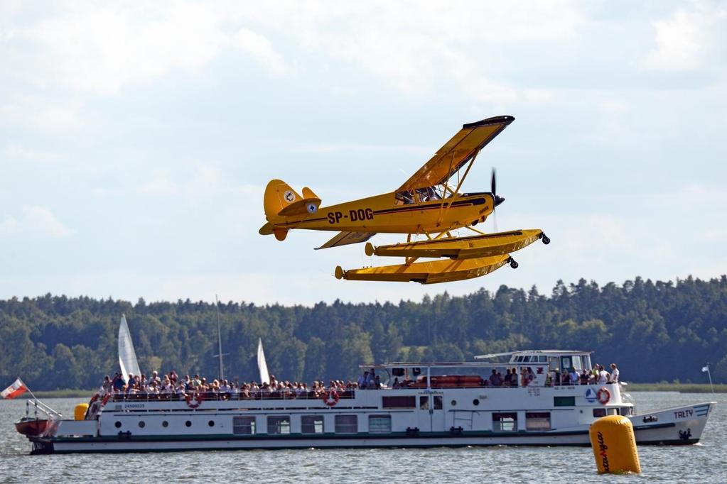 MAZURY AIRSHOW 2018 Mazurskie pokazy lotnicze Mazury AirShow 2018, będą już 20-stą edycją. Odbędą się w dniach 4-5 sierpnia w wyjątkowej scenerii Krainy Wielkich Jezior Mazurskich.