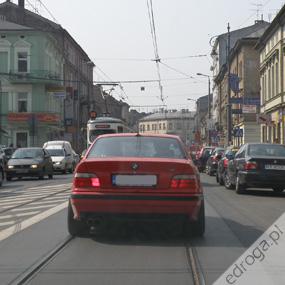 Do najważniejszych problemów transportowych miasta należy zaliczyć występowanie kongestii, która związana jest przede wszystkim ze wzrostem wskaźnika motoryzacji, przy jednoczesnym braku rozwoju