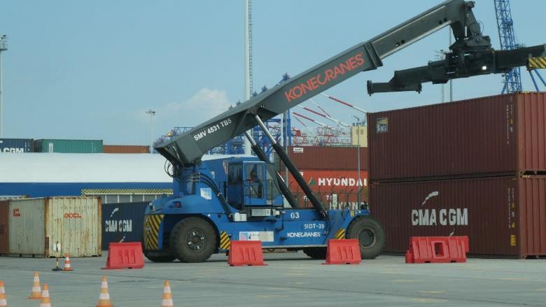 Przewozy kontenerów wielkich w transporcie lądowym na terenie Polski w