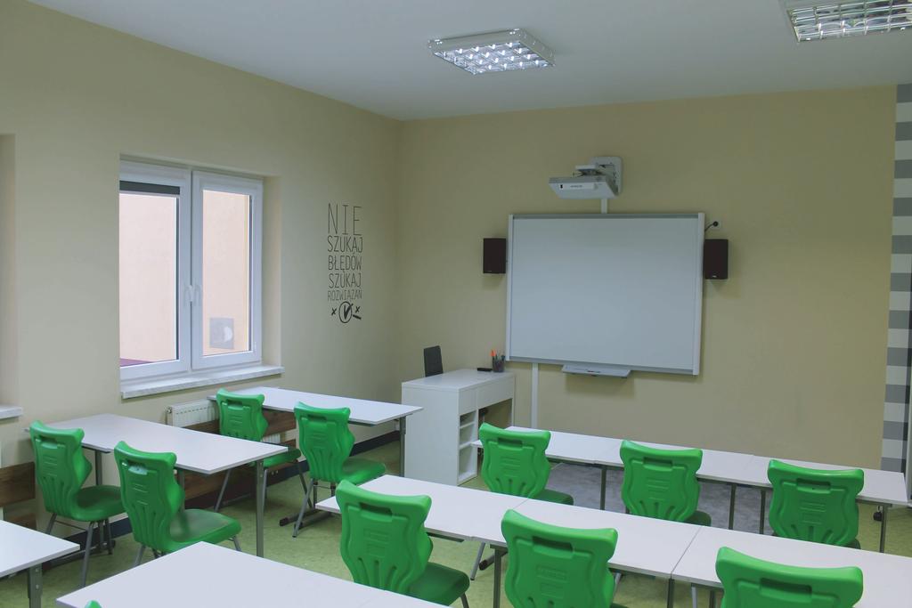 ŚWIETLICA EDUKACYJNA Nasza świetlica wychodzi naprzeciw potrzebom współczesnego rodzica i dziecka.