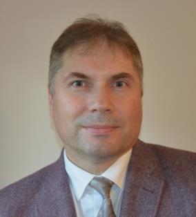 282 Autorzy Maciej Kuc jest autorem bądź współautorem około 35 publikacji, referatów i komunikatów konferencyjnych z dziedziny fizyki laserów półprzewodnikowych.