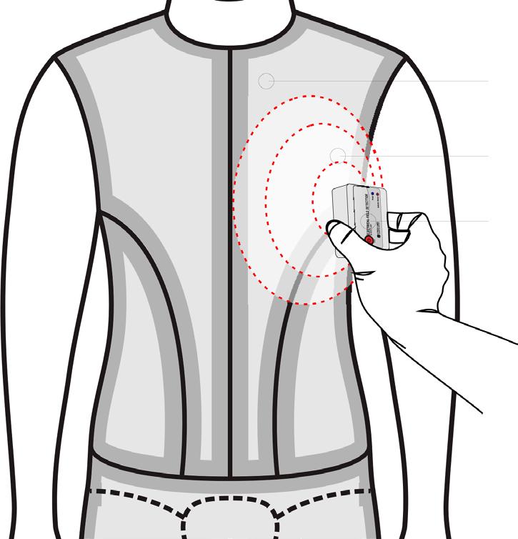 Sprawdzić obecność pola elektrycznego, wolno przesuwając detektor w bliskiej odległości nad całą powierzchnią stroju pacjenta.