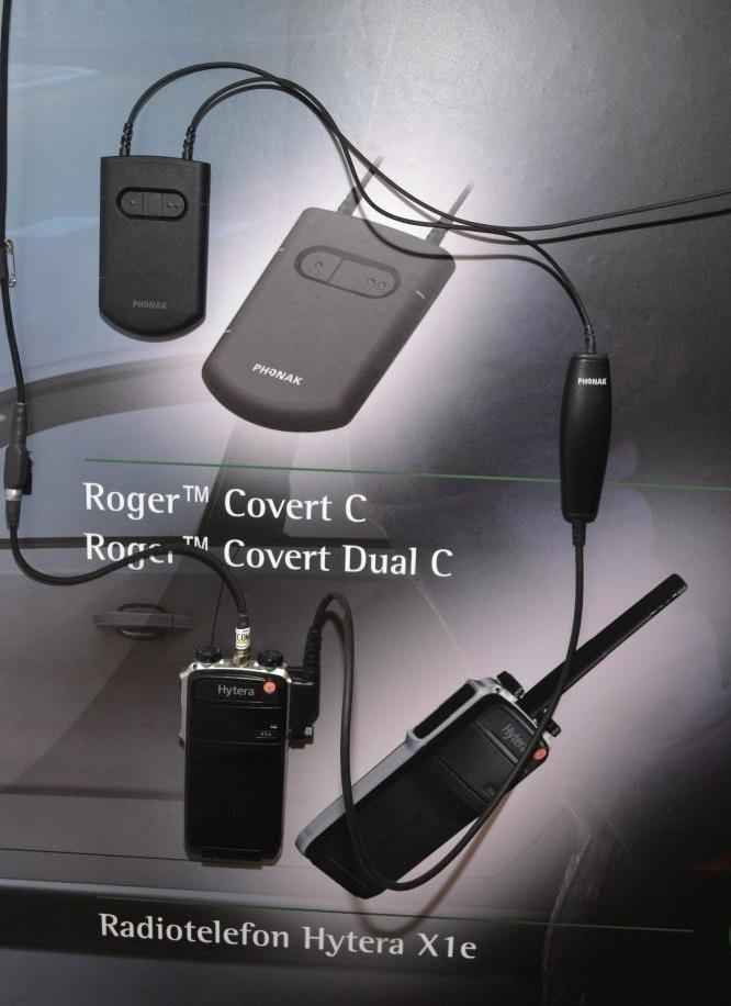 Moduł - jednostka centralna Roger Covert Dual C może być połączony przewodowo z minimikrofonem MM11 i urządzeniem łączności agenta (w tym