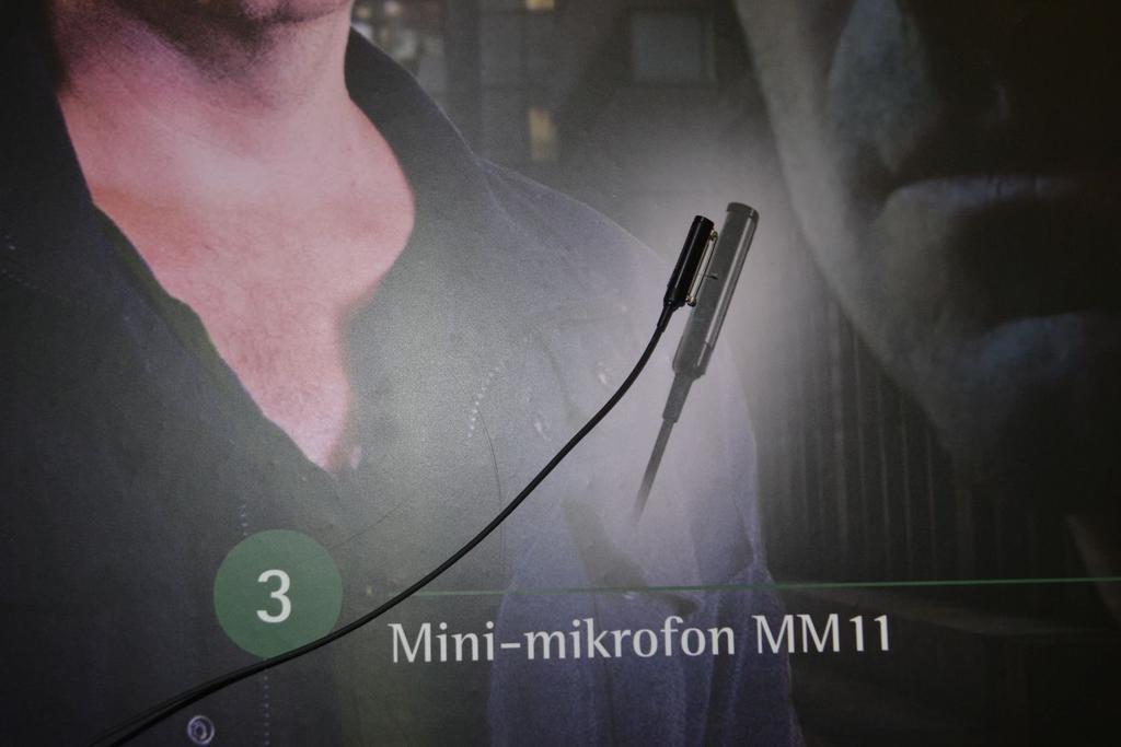 Minimikrofon butonierkowy MM11 spółpracujacy w zestawie Roger Cover. Fot. M.Dura Czwartym elementem systemu jest zminiaturyzowany, nierzucający się w oczy mikrofon butonierkowy MM11.