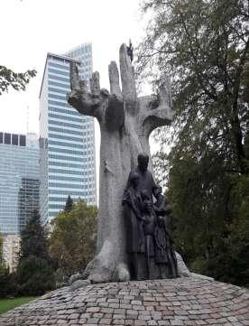 POMNIK JANUSZA