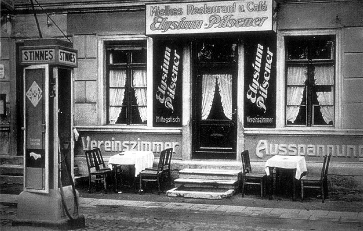Il. 31. Restauracja i kawiarnia należąca do Paula Mielke z reklamą piwa Elysium.