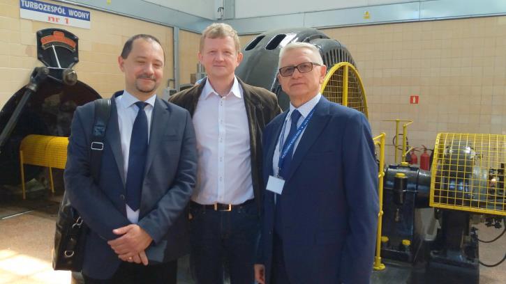 całkowicie zalana. Wszelkie naprawy uszkodzeń w elektrowni zakończono w 1944 roku.
