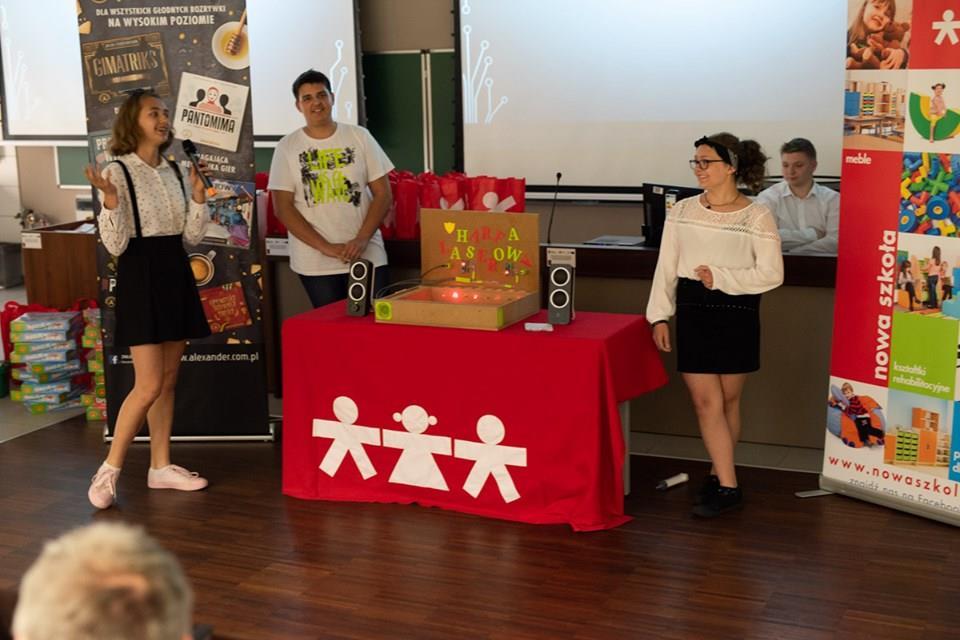 Główną nagrodę dla finalistów ufundowała firma Alexander - producent zabawek i gier edukacyjnych.