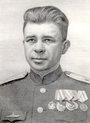 Młodszych oficerów wojsk lądowych, a tym bardziej sierżantów i szeregowych żołnierzy w sumie bardzo rzadko nagradzano orderem Czerwonego Sztandaru. Są jednak opisane unikatowe przypadki.