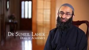 sposób Suheil Laher wykorzystywał przywództwo w Stowarzyszeniu Studentów Muzułmańskich MIT do zbierania funduszy na międzynarodową działalność Al-Kaidy, ze szczególnym naciskiem na operacje