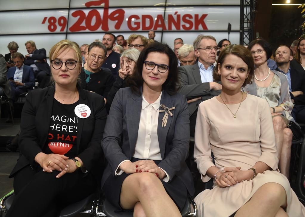 Na zdjęciu od prawej: wiceprezydent Gdyni Katarzyna Gruszecka-Spychała, Aleksandra Dulkiewicz - prezydent Gdańska i Magdalena Adamowicz, Fot.