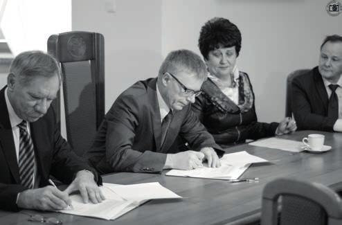 W uroczystości podpisania umowy o współpracy brali udział pracownicy Lubelskiego Samorządowego Centrum Doskonalenia Nauczycieli: Jerzy Łukaszewicz, Beata Wilkołaska, Joanna Sobczuk oraz Zastępca