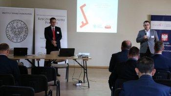 dr Robert Syrwid, Kształtowanie się administracji polskiej na Warmii i Mazurach