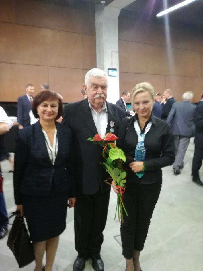 Nadanie przez Ministra Sportu i Turystyki panu Januszowi Domaszewskiemu ODZNAKI HONOROWEJ "ZA ZASŁUGI
