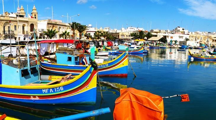 W programie również 2 całodniowe wycieczki w malownicze rejony wyspy Gozo i najstarsze zakątki Malty, do miasta ciszy - Mdiny.