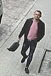 W związku z tym osoby, które rozpoznają sprawców, są proszone o zgłaszanie się na policję. Z dotychczasowych ustaleń policjantów z komisariatu VI wynika, że 30 kwietnia br.